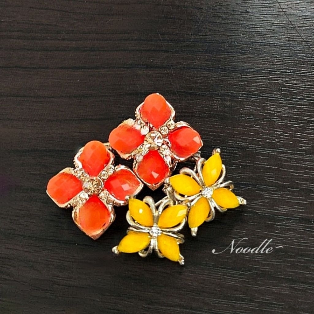 Anting Jepit Set 2 Pasang Hijab Vintage Bentuk Bunga Preloved