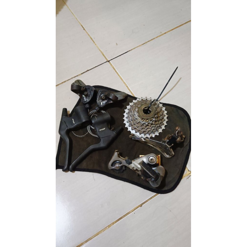 mini groupset shimano 200GS 3x7spees