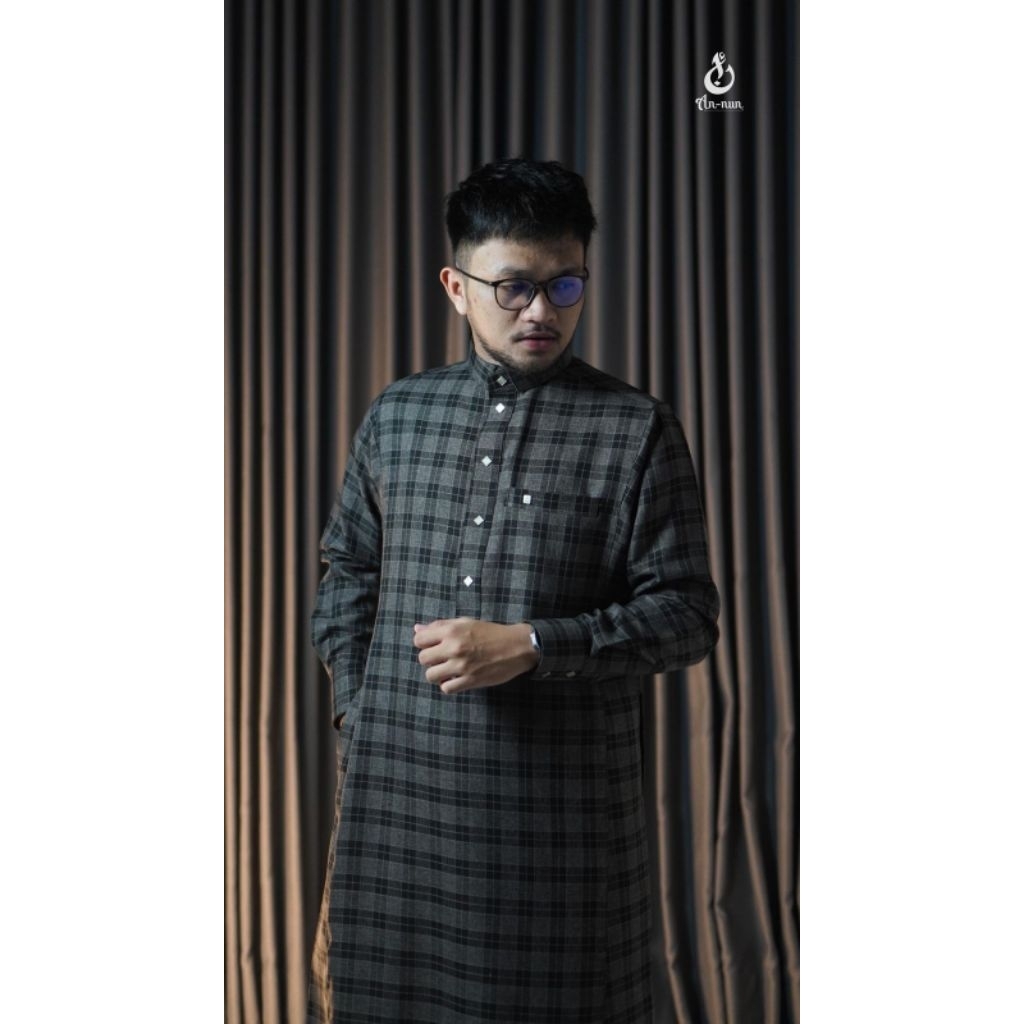 gamis annun woll kotak"