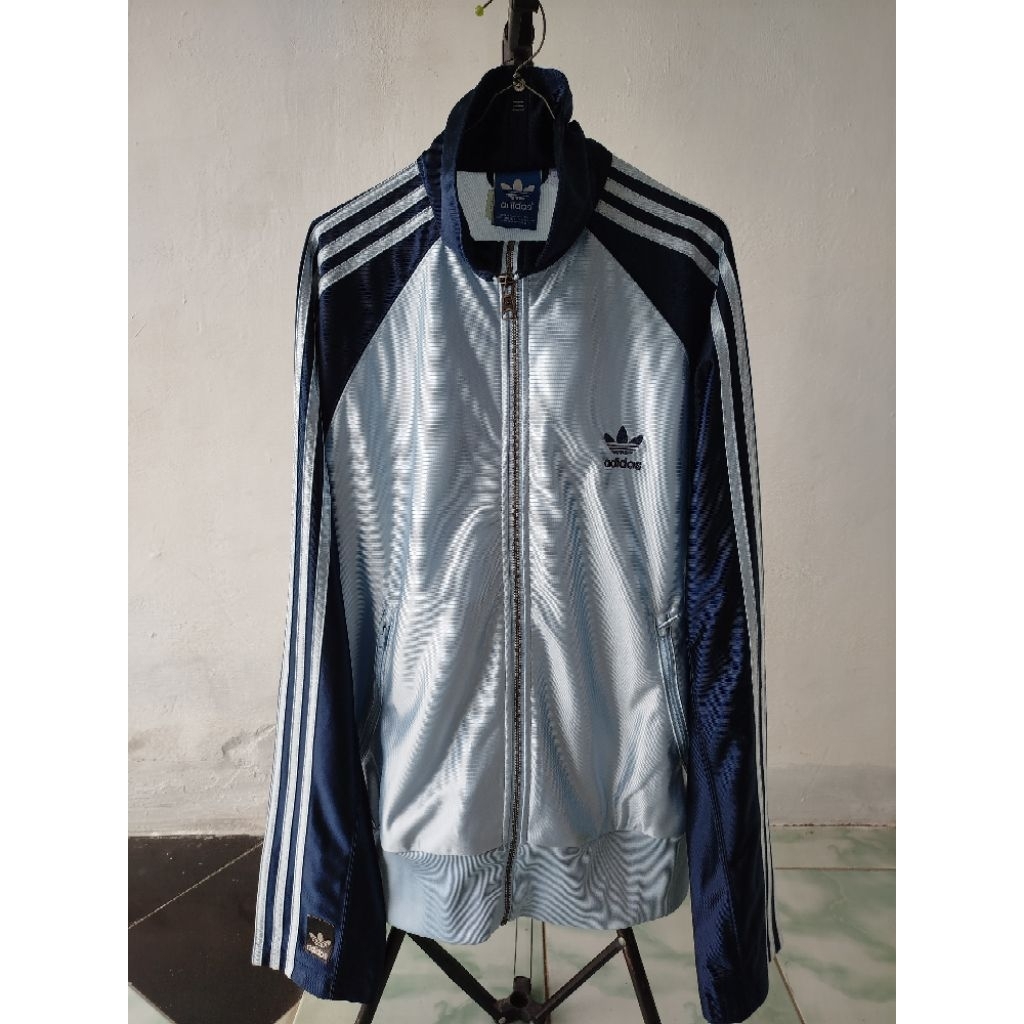 Tracktop adidas europe x vespa
