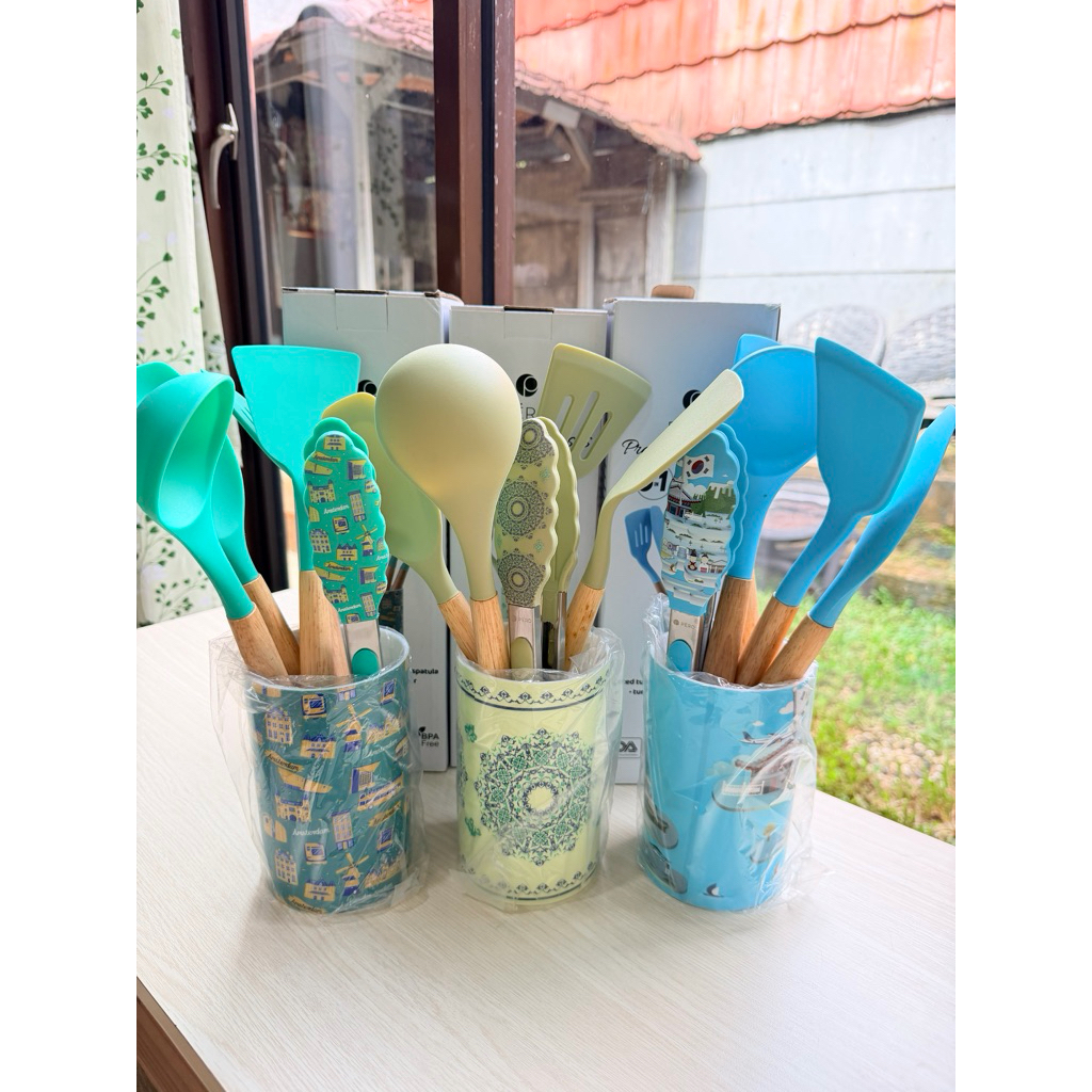 Spatula silikon set dengan wadahnya PERO new