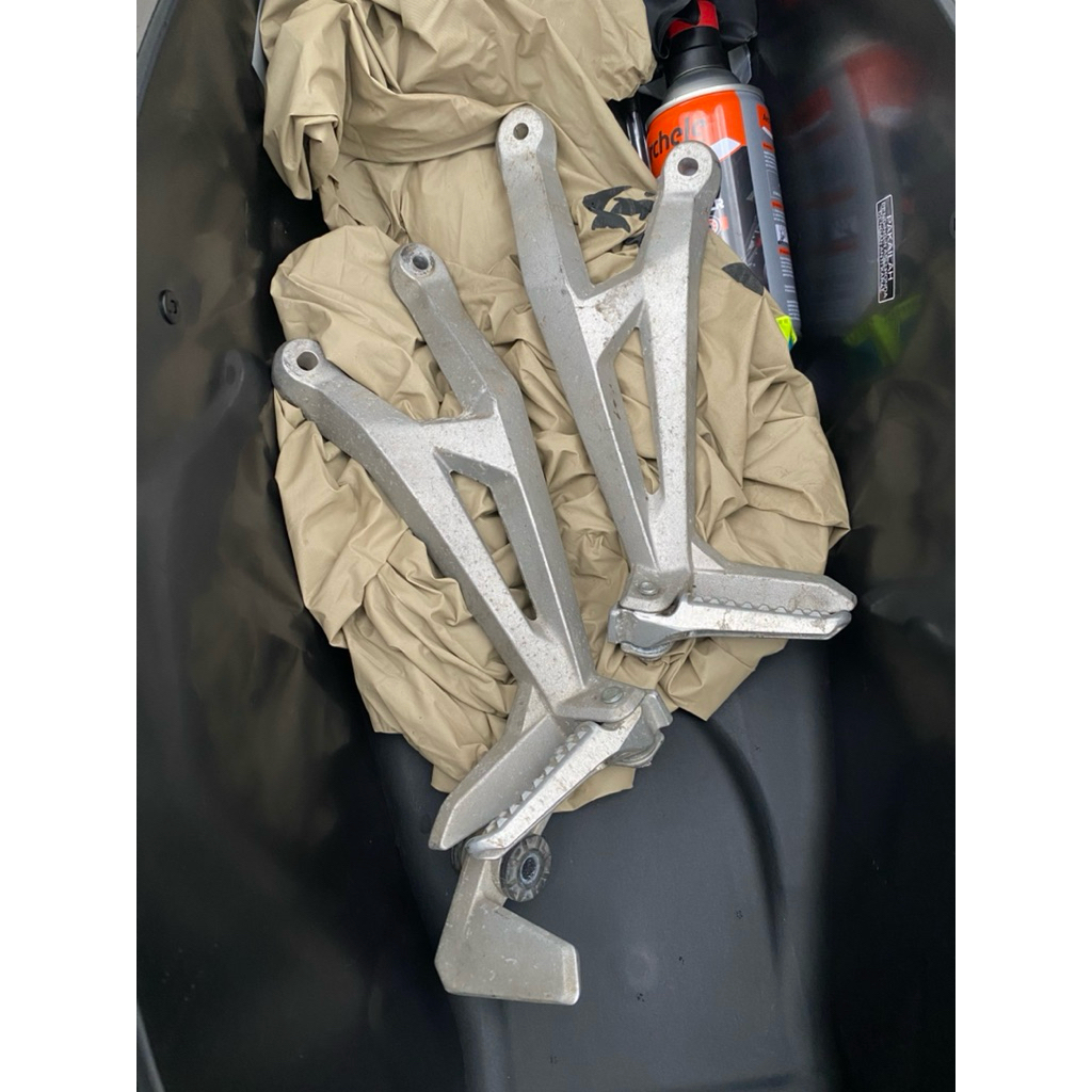 Postep K64 Postep CBR250RR Footstep K64 Footstep CBR250RR ORIGINAL LEPASAN MOTOR