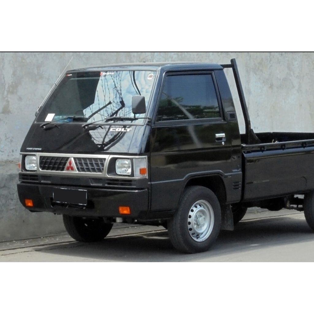 GRILL DEPAN NEW L300