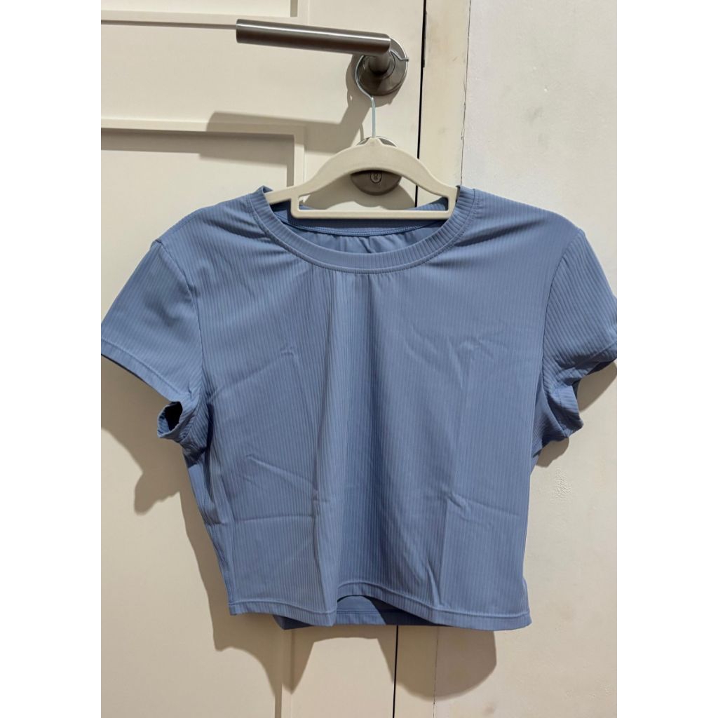 preloved baju olahraga crop top size L