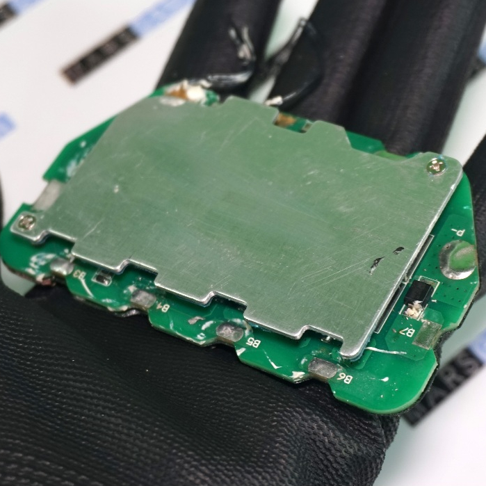 BMS 7S 30A 24V 29.4V lithium 3.7v 18650 SAME PORT