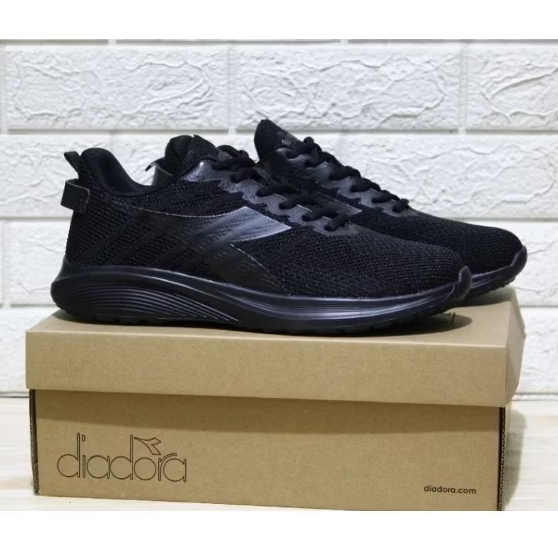 SEPATU DIADORA FULL HITAM ORIGINAL