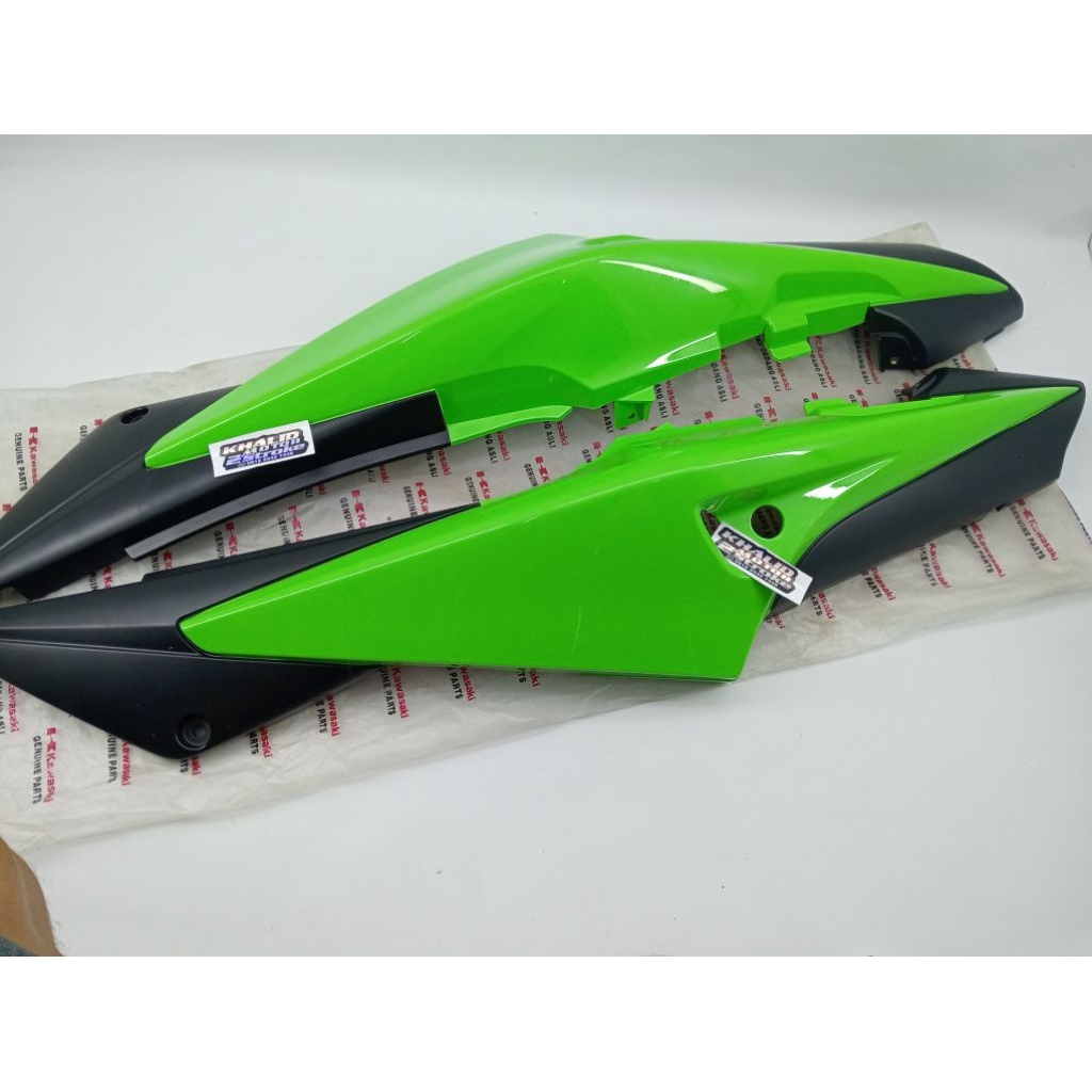 BODI BODY COVER BODY BODI BELAKANG NINJA RR OLD SE GEN 4 STOK LAMA ORIGINAL KAWASAKI PART P1006-Z200