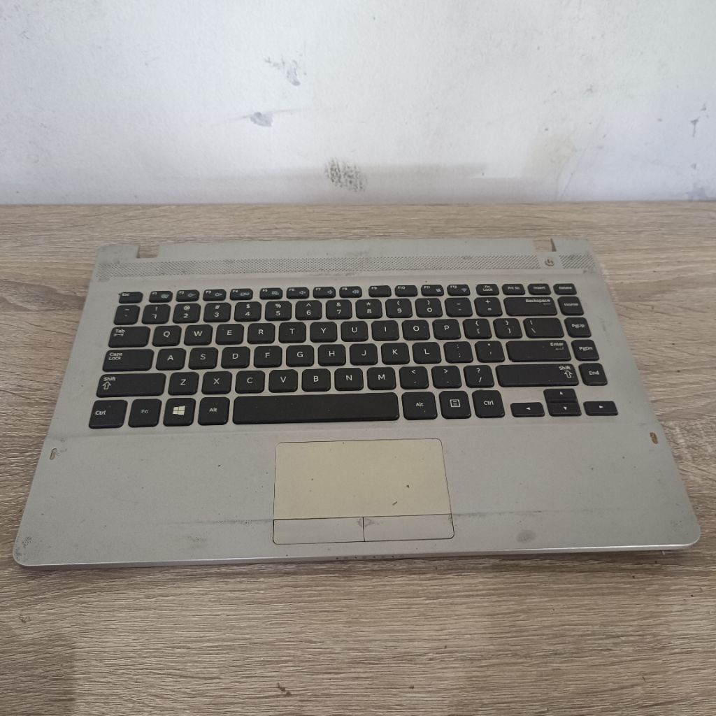 Casing Cassing Case Kesing Frame Keyboard laptop Samsung NP270 NP275 NP270E NP275E4V NP270E4V NP275 