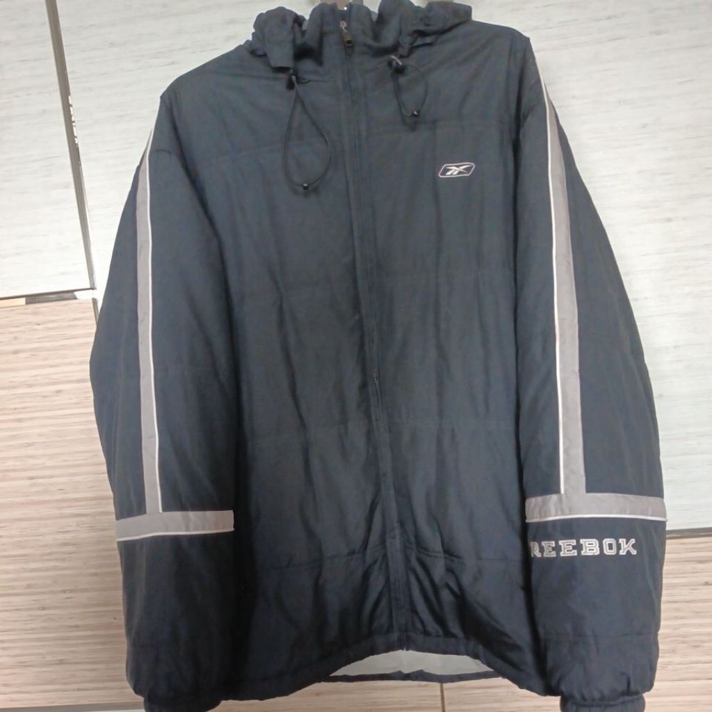 Rebook second size XL