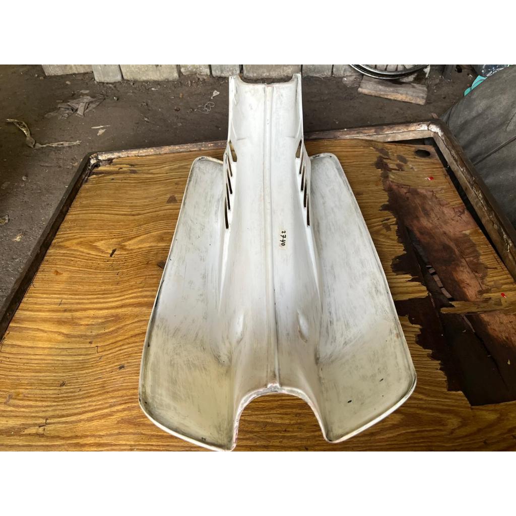 sayap depan tameng legshield suzuki rc80 rc100 original / 2740