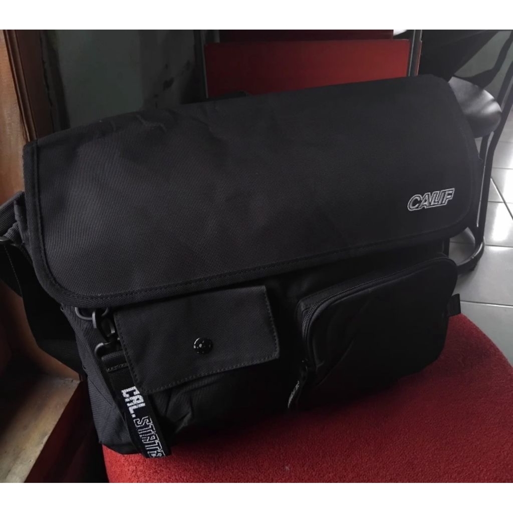 Messenger bag slingbag WHOAU calif original