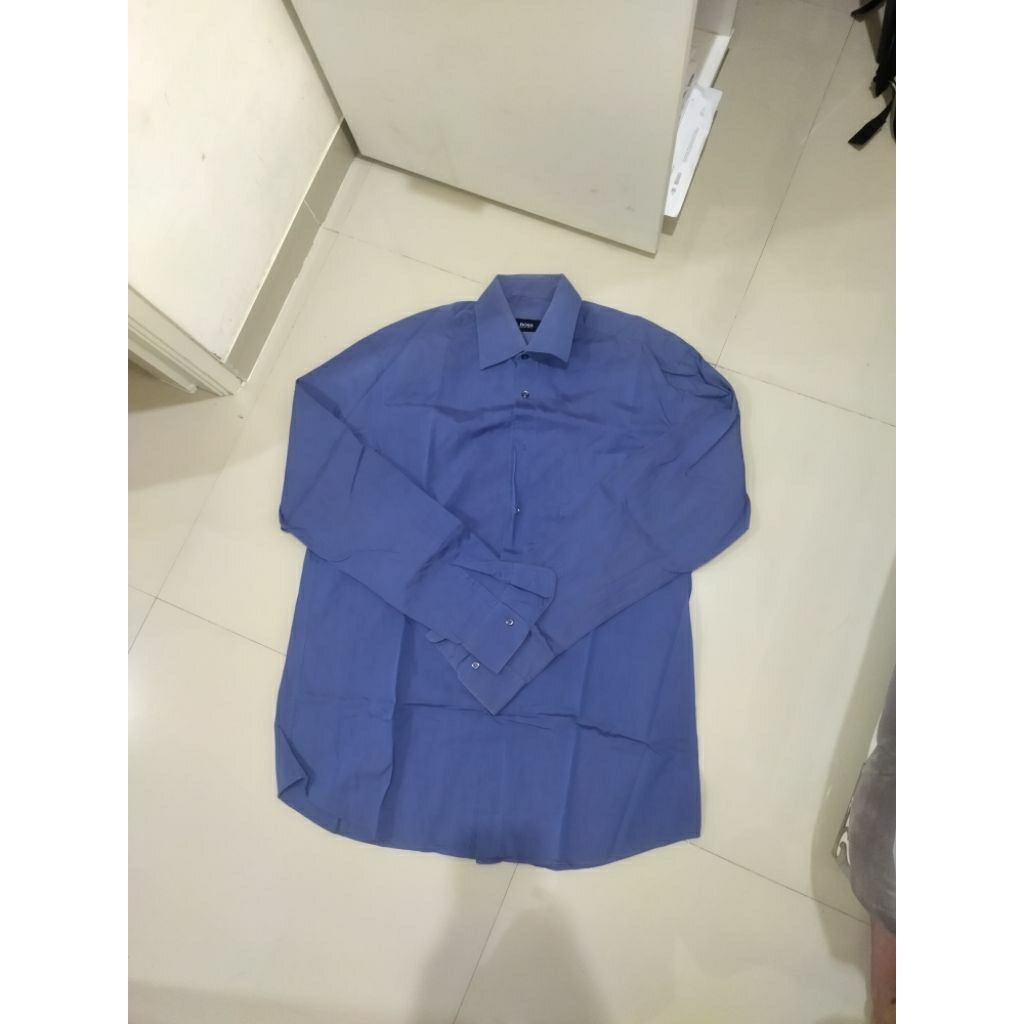 Kemeja Biru "HUGO BOSS"