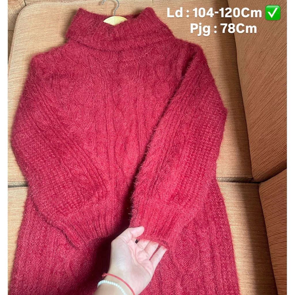 INGNI SWEATER KEPANG FUZZY TURTLENECK MAROON LEMBUT