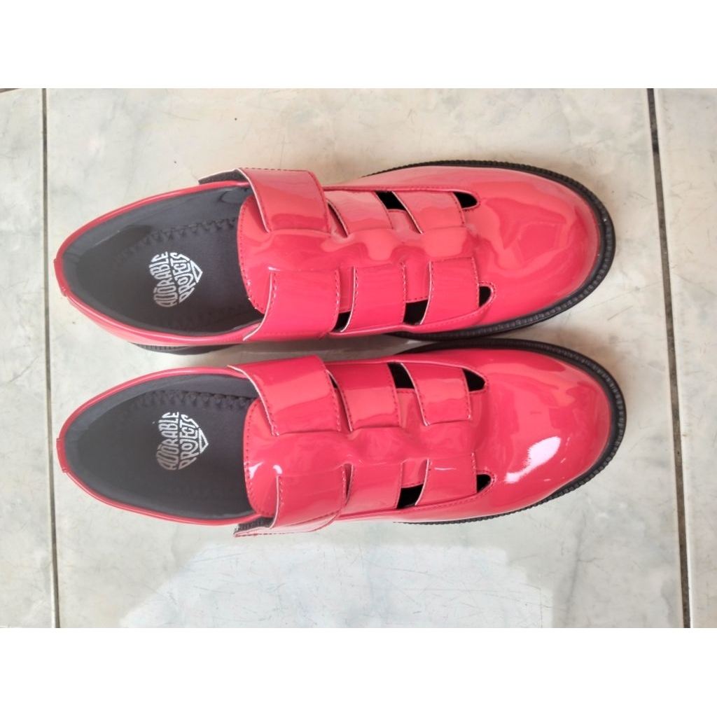 preloved red cherry shoes oxford sepatu mengkilap size 43 kecil kayak 41