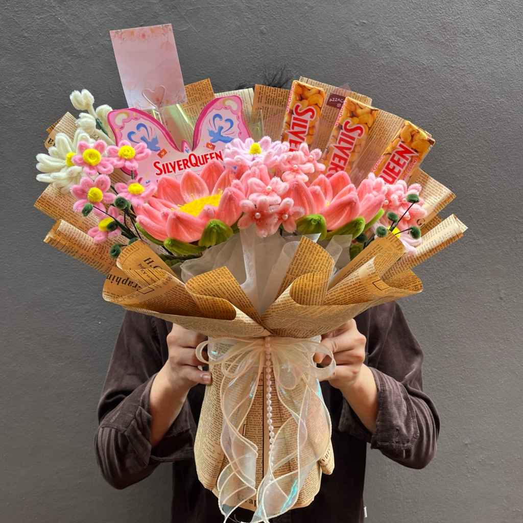 Buket Jumbo - Bouqet Lotus - buket teratai - buket coklat - buket bunga kawat bulu - buket valentine