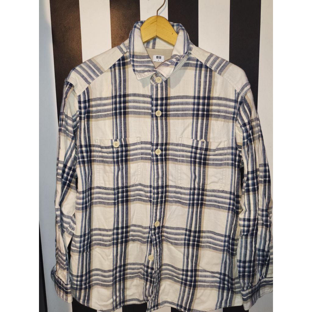 Kemeja Uniqlo Open Collar