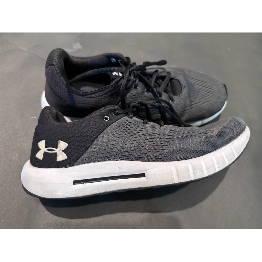 Sepatu Under Armour (preloved) Asli