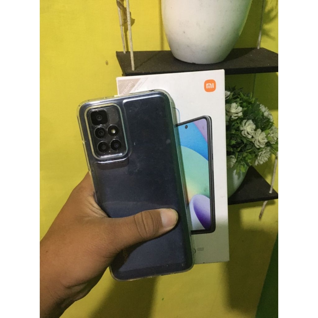 Di jual HP Redmi 10 RAM 4/64 fullset ORI Barang Bagus Normal semua Siap Pakai