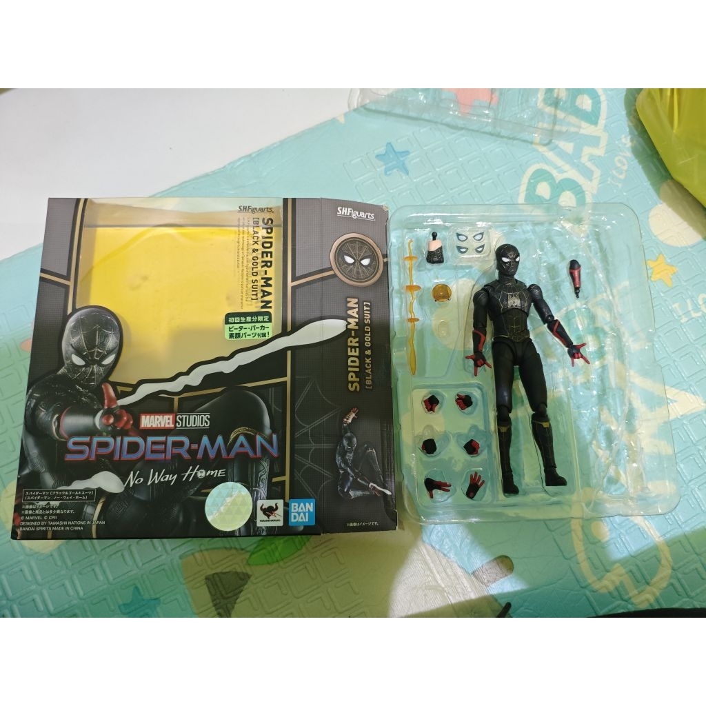shf Spiderman black and gold bandai