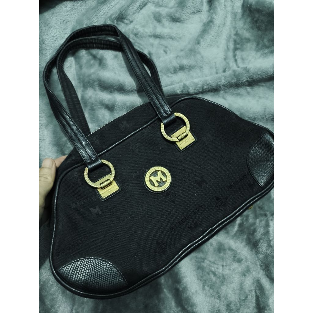 PL Shoulder Metrocity kanvas tebel mix kulit asli. kulit masih sehat, hadware masih cling, no minus