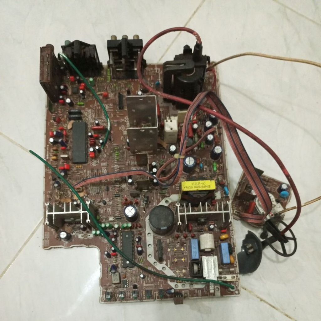 Mesin TV Tabung Layar Datar Samsung 32inc