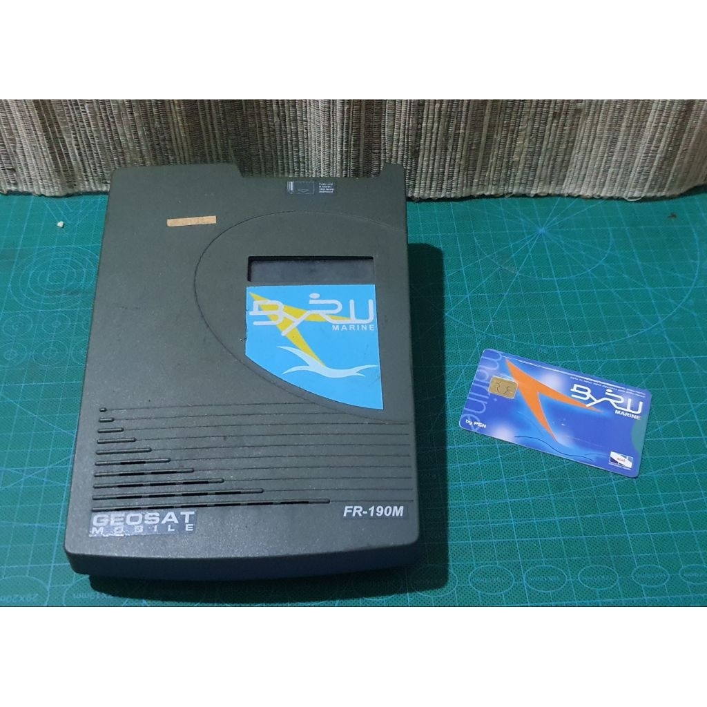 Telepon satelit jadul antik Byru GEOSAT MOBILE FR-190M