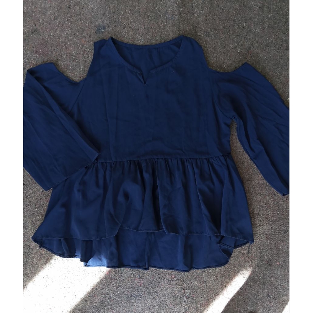 Baju wanita lengan panjang, bahu bolong (PRELOVED)