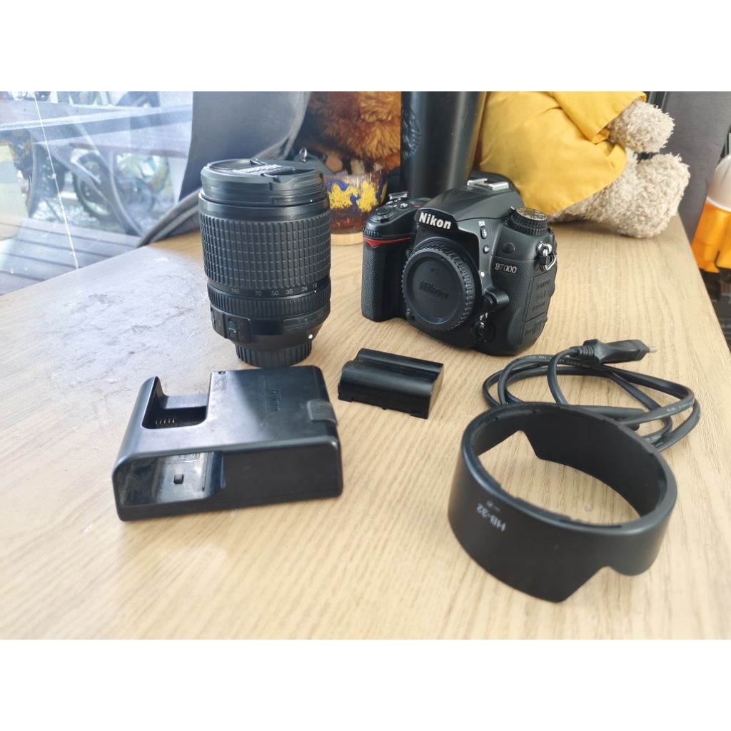Kamera DSLR Nikon d7000 kit Lensa 18-140mm no mirrorless sony canon fujifilm sangat mulus no a6000 d