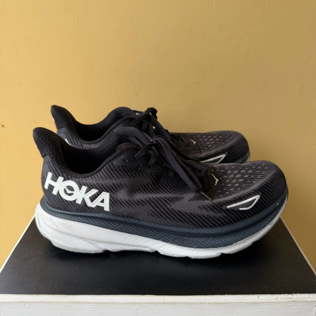 Sepatu Hoka Clifton 9 US 8 wide