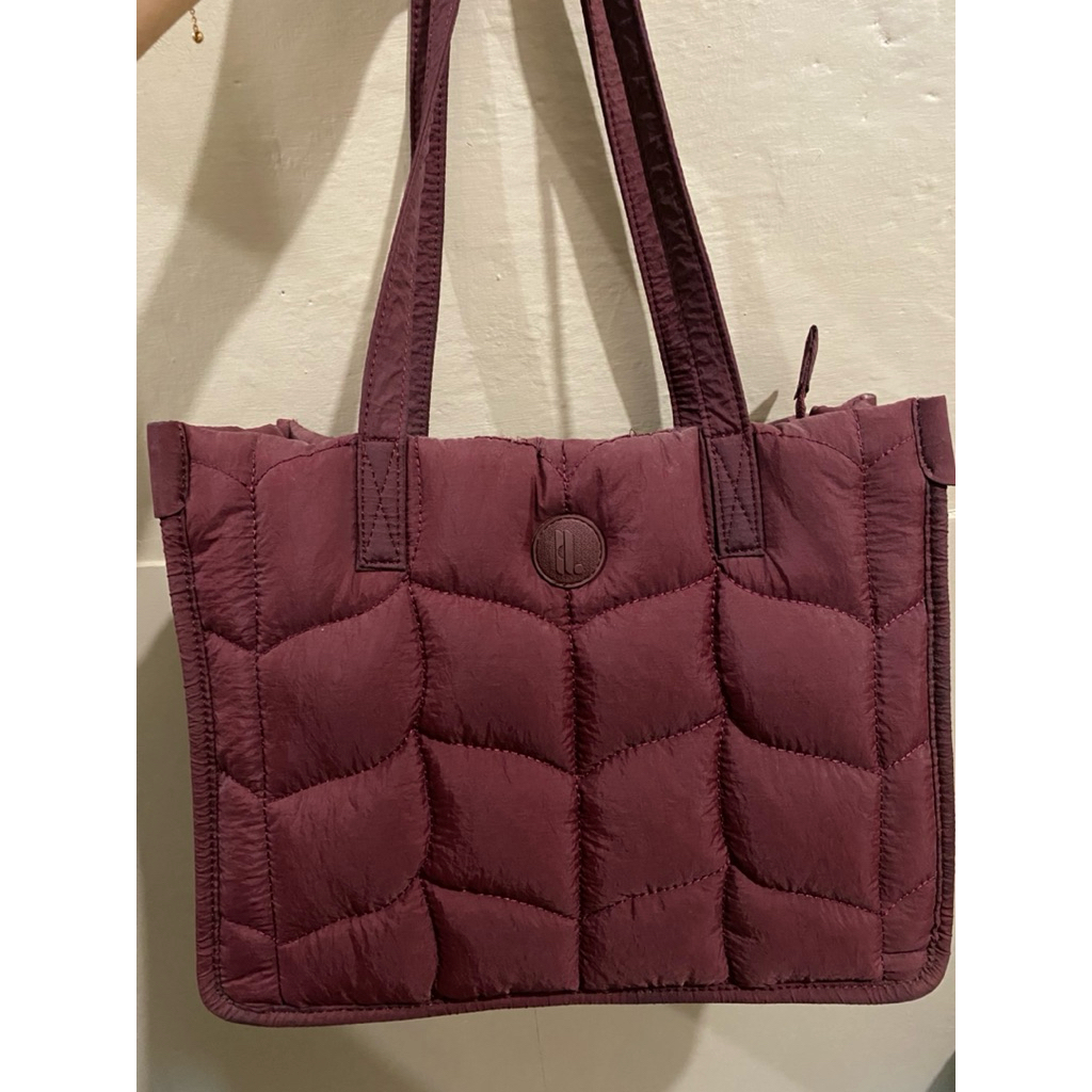 [Preloved] Heylocal Fluff Totebag Maroon