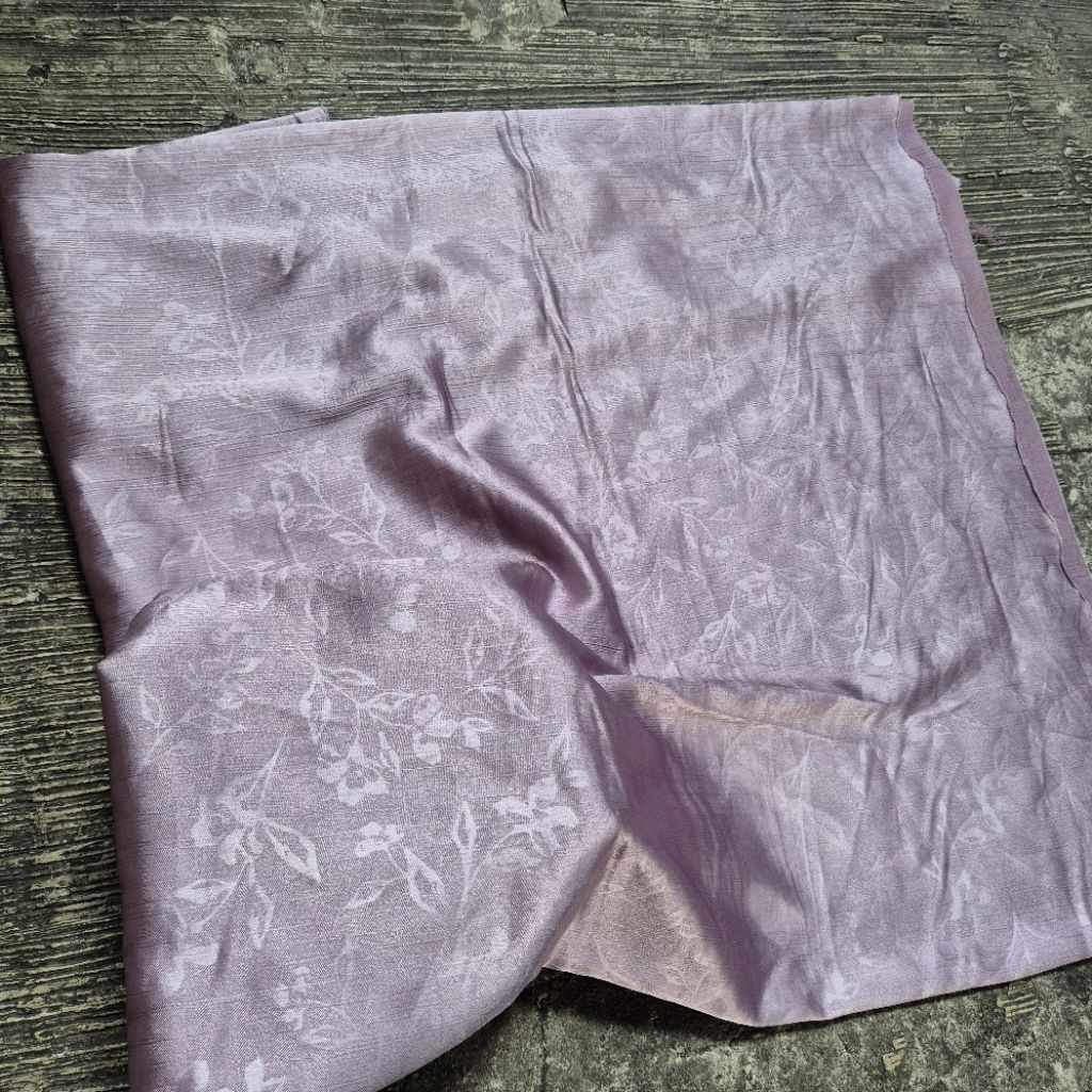 Kain Silk Embos Premium Motif - Kain Silk Embos Garment Motif - Harga Tertera 0,5 Meter