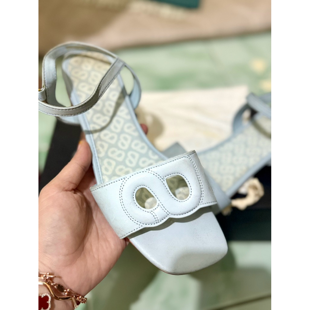 Nina sandal buttonscarves