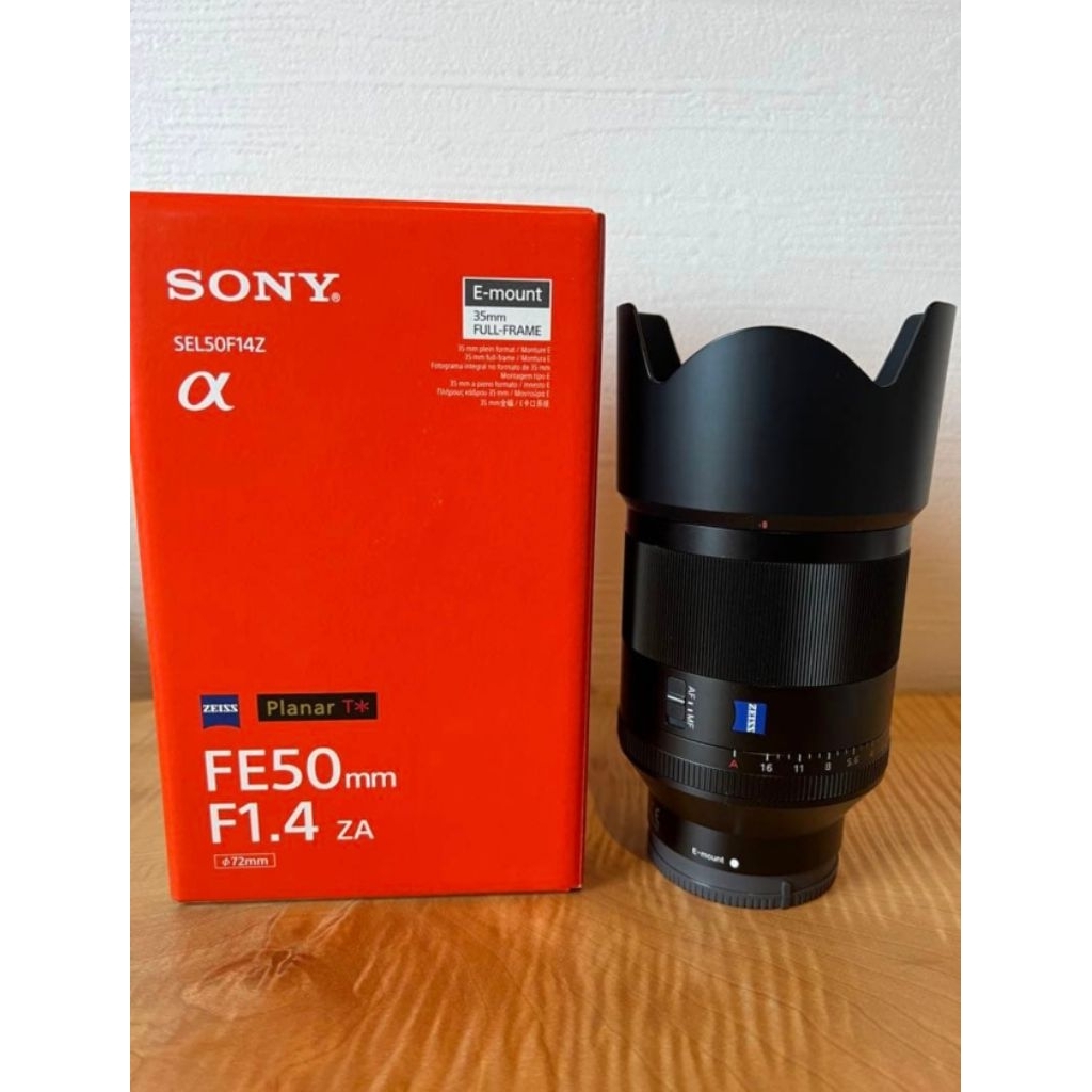 lensa Sony FE 50mm f1.4 zeiss
