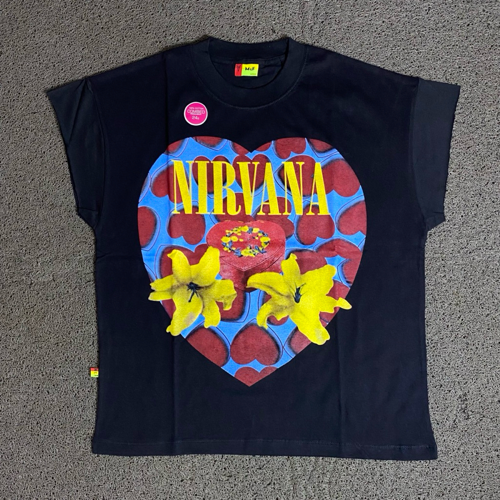 Kaos singlet dengan pola oversize fit Nirvana