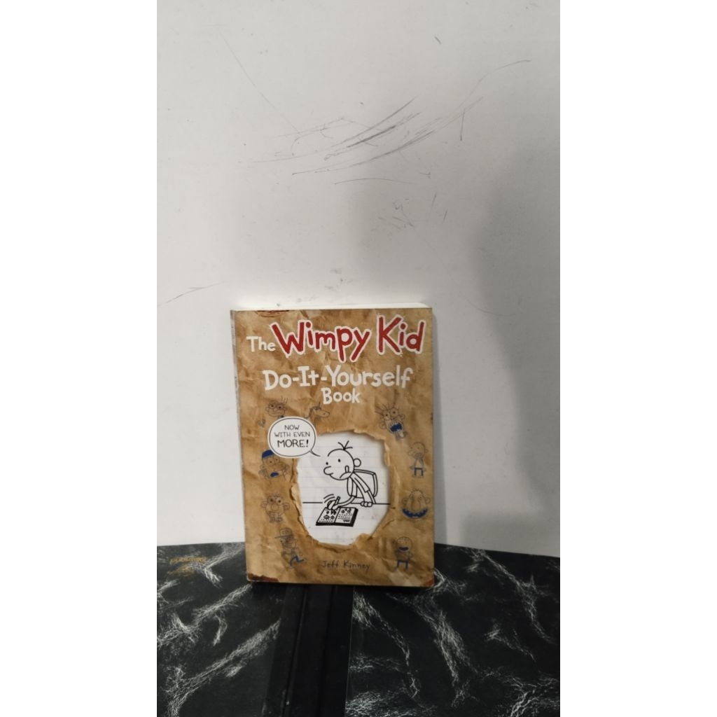 (Preloved ) buku the wimpy kid do it yourself book original