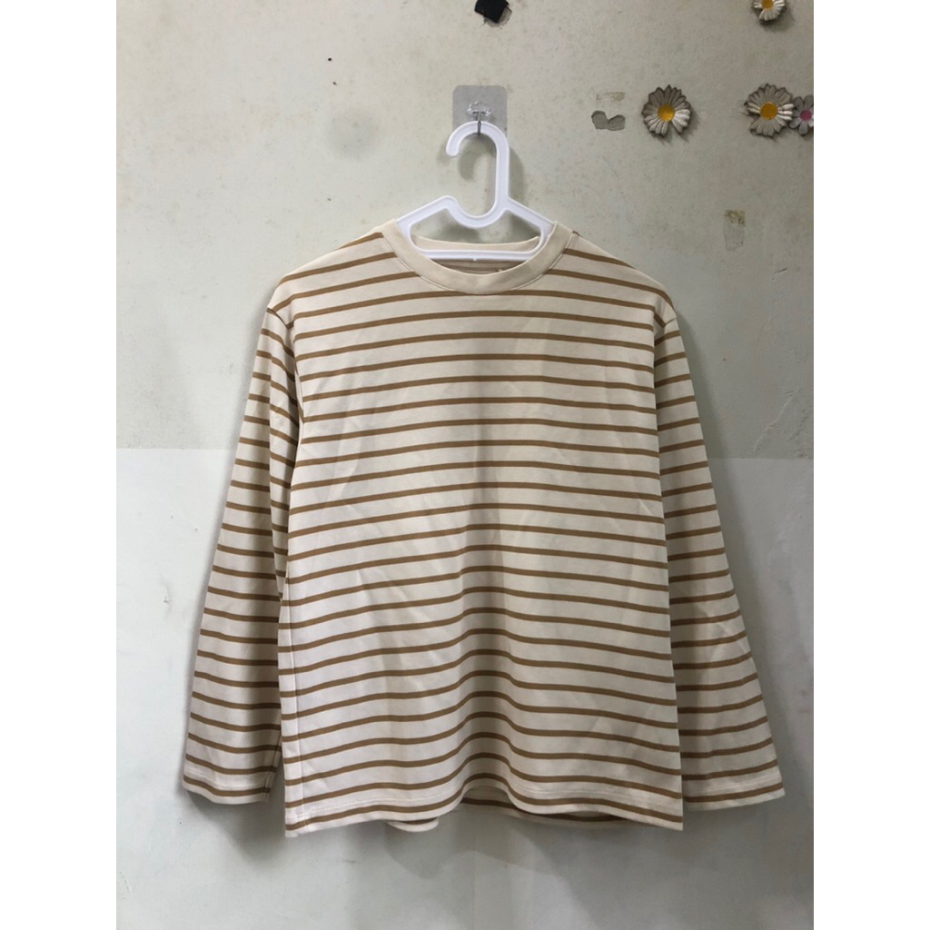 Uniqlo top striped