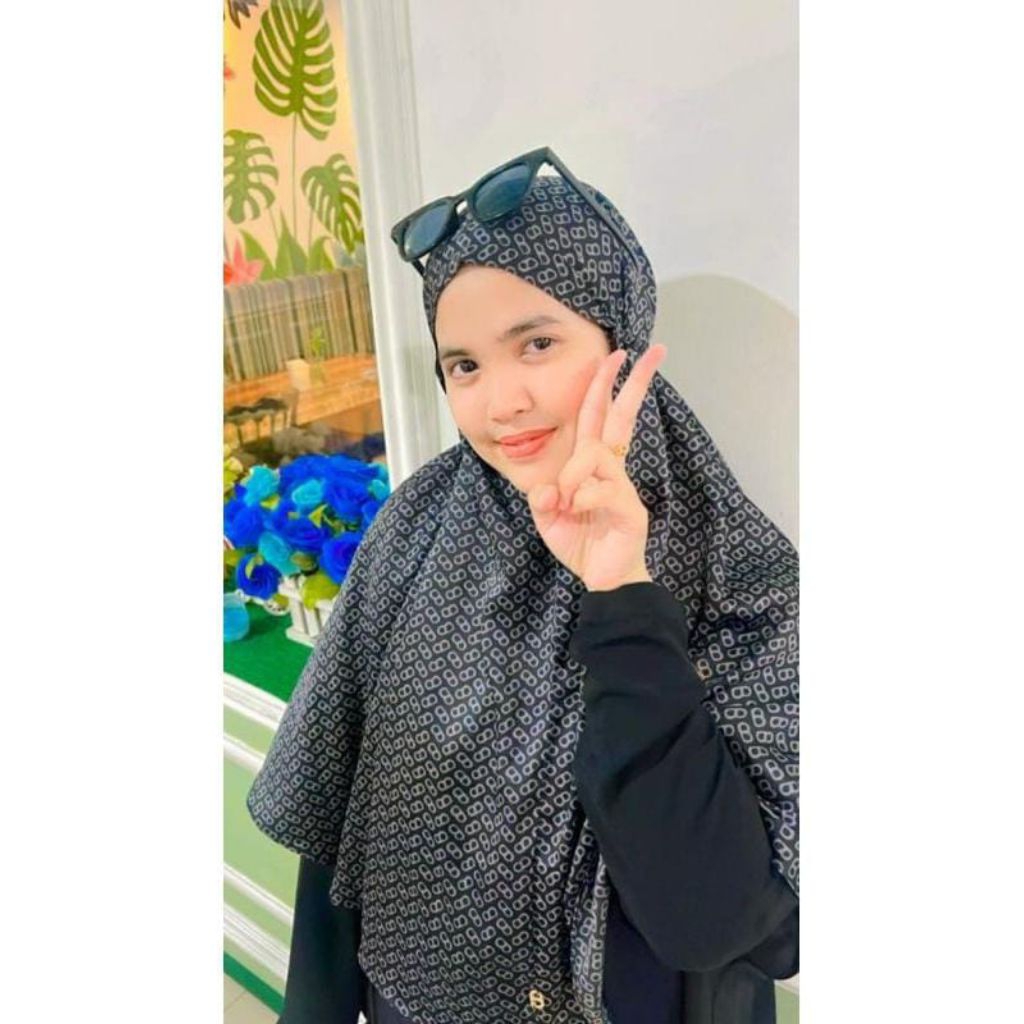 Bergo Button The Tapis Slip On