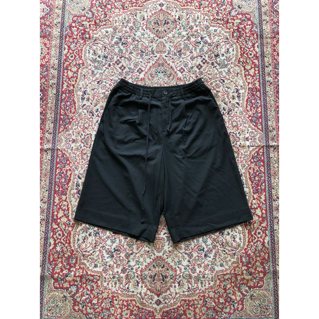 Celana Musinsa standard lightweight wide drawstring banding half slanck pants HH599