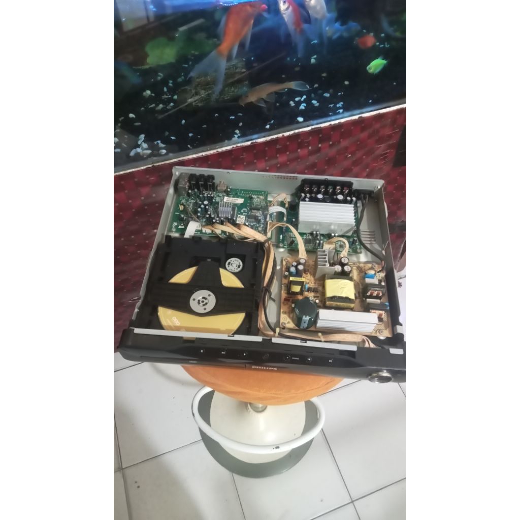 DVD player Home theater merk PHILIPS Model HT-S3510 kondisi minus mati total