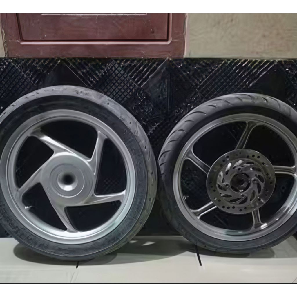 velg/pelek 1set depan belakang tambah BAN motor honda beat karbu/beat fi/secopy karbu/vario karbu 11