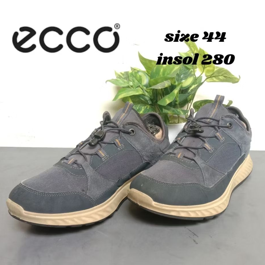 Sepatu fesen ecco