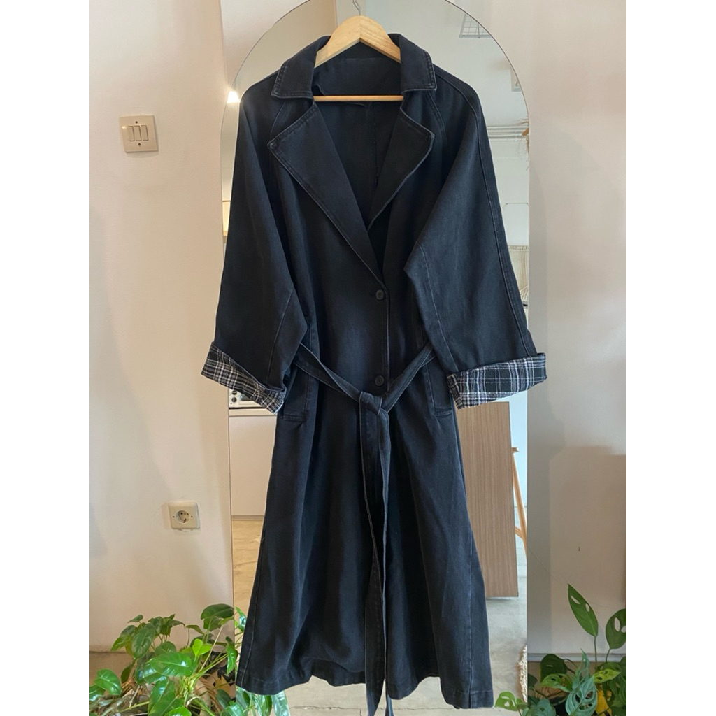 Chic denim coat