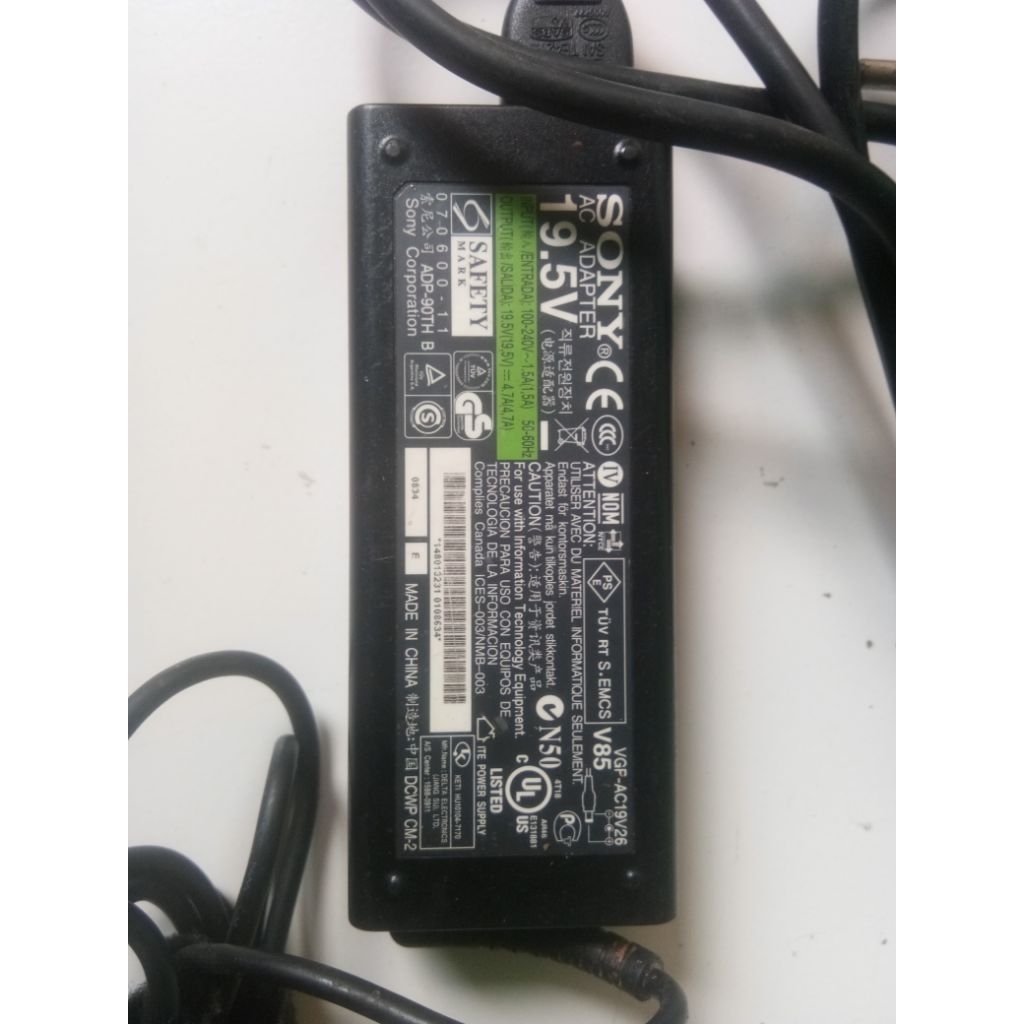 charger / adaptor Laptop Sony Vaio original Bawaan