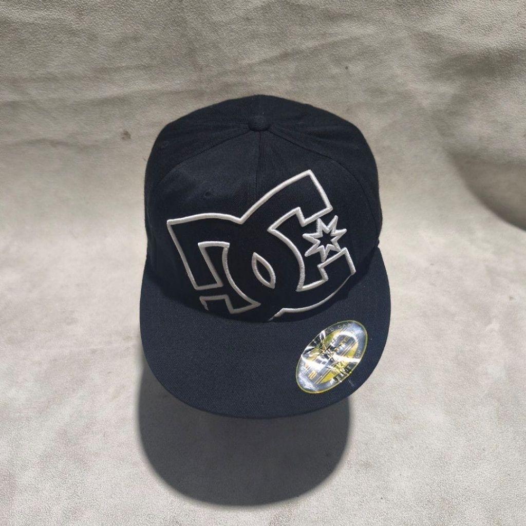 Topi snapback pria dc big logo hitam