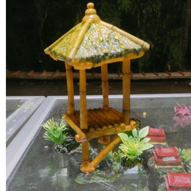 hiasan aquarium gubuk