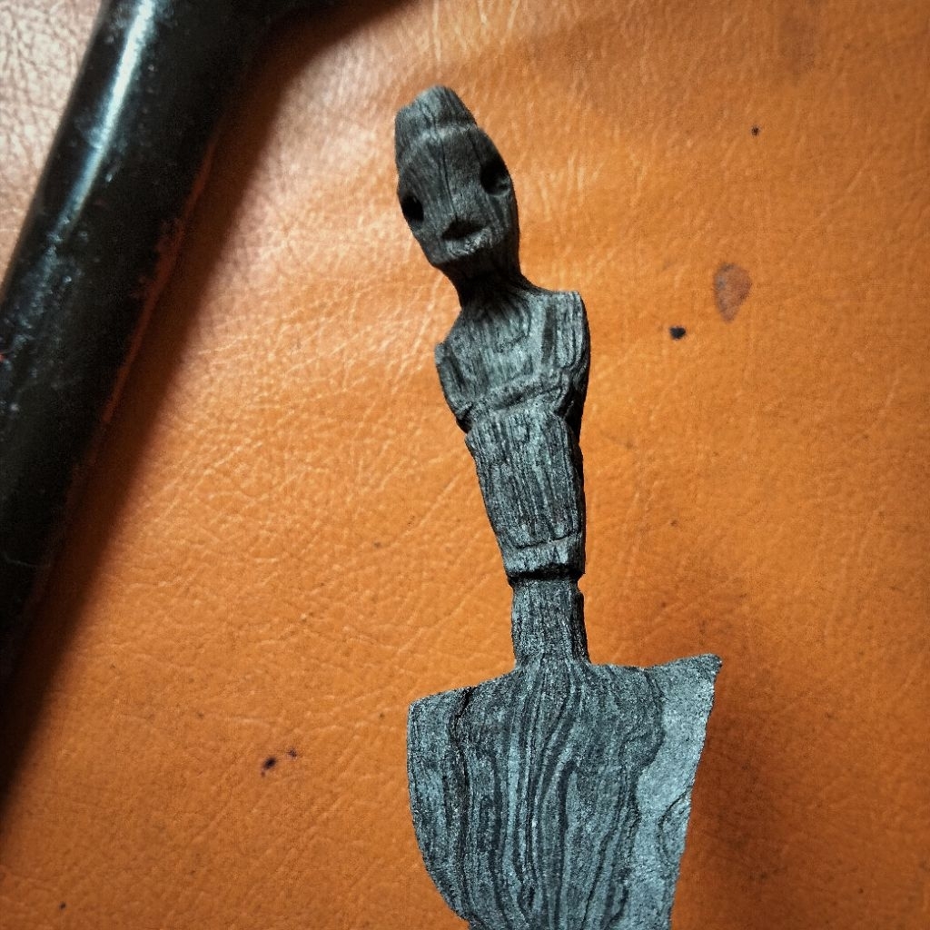 keris sepuh putut sajennn patrem 29cm pamor singkir pancoran tersedia keris sengkelat kinatah sabuk 