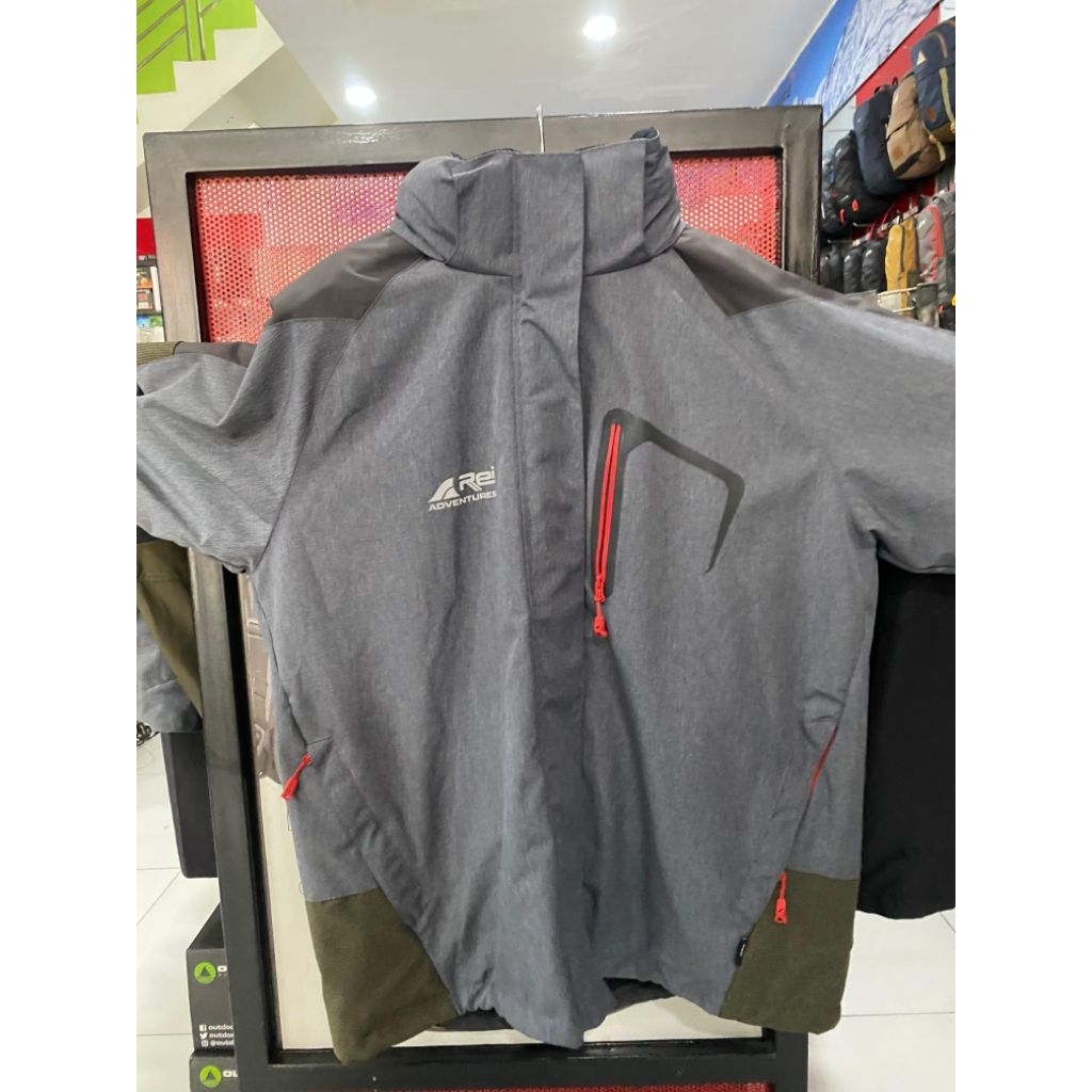 JAKET AREI SERI EVO MASHERBRUM 7329