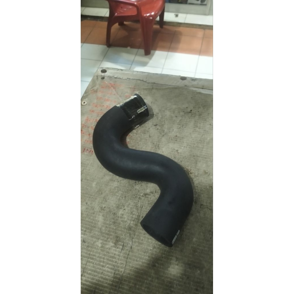 selang radiator atas Peugeot 206
