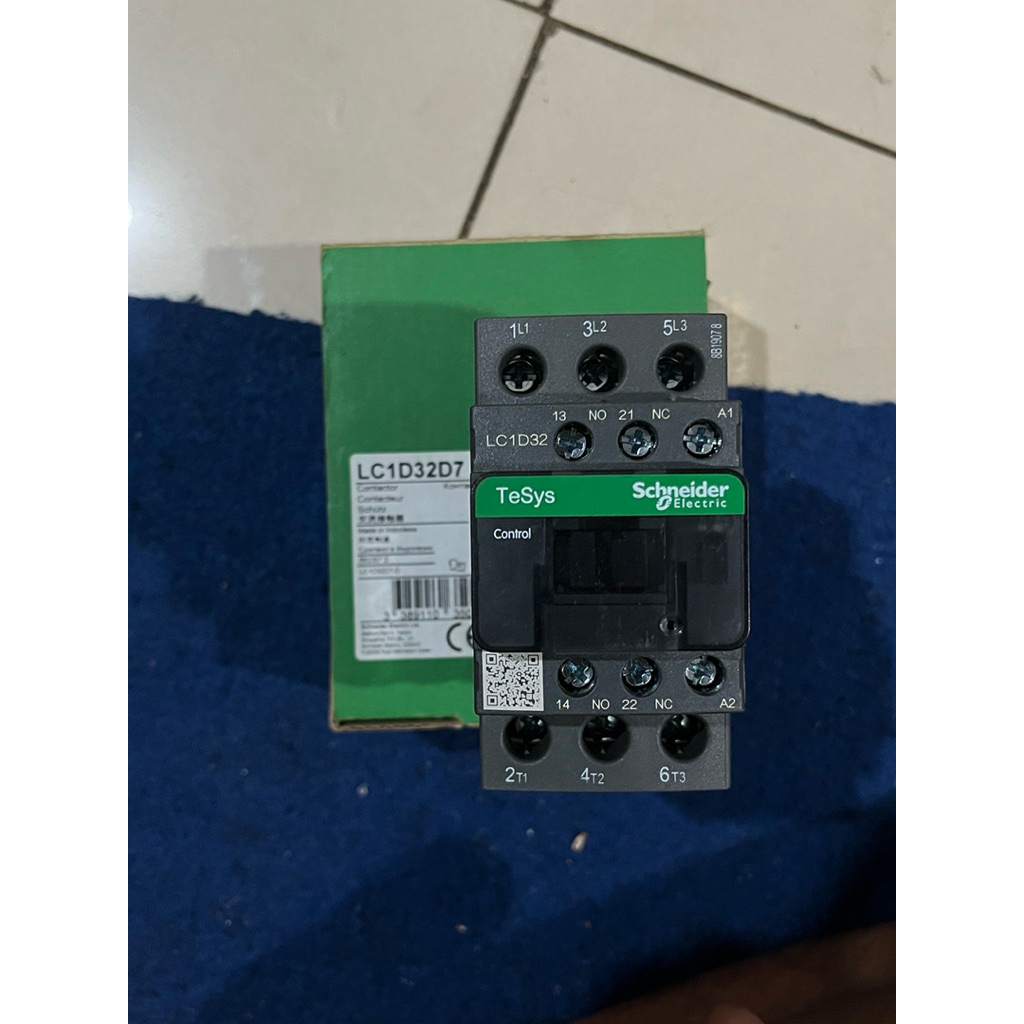 Kontaktor Schneider LC1D32 50A 220V 3P Contaktor Schneider lc1d32 50A 3p