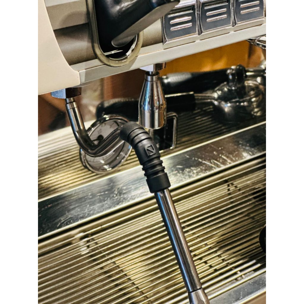 MESIN ESPRESSO NUOVA SIMONELLI APPIA 2V (SECONDHAND PUTIH)